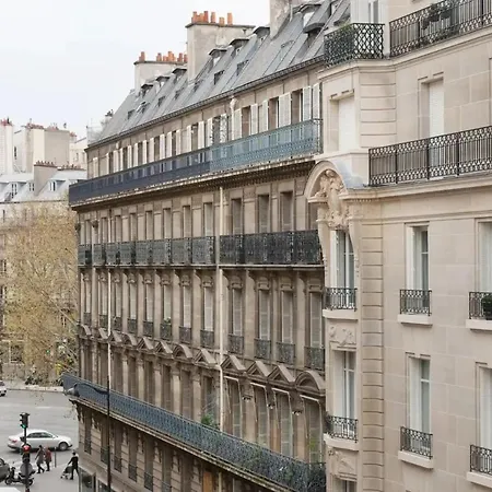 Steps Away From The Arc De Triomphe - Prime Location Apartamento París